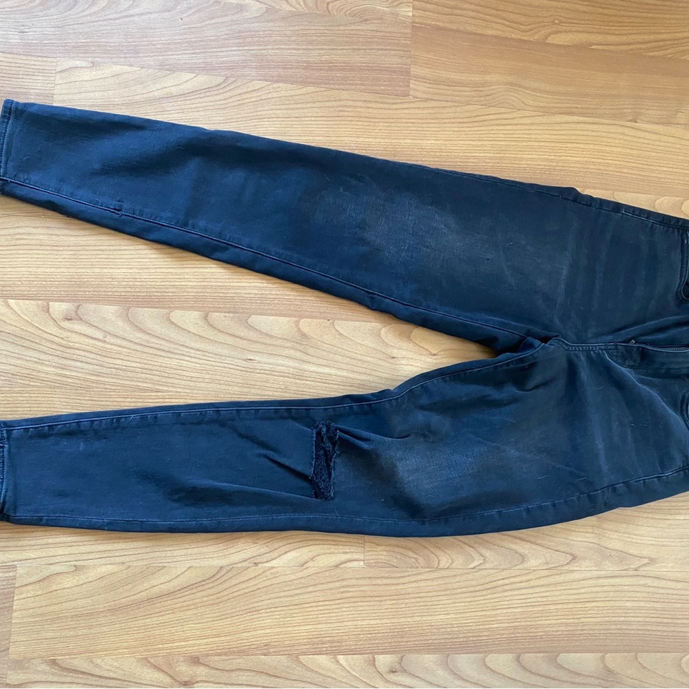 American eagle black ripped jeans size 4